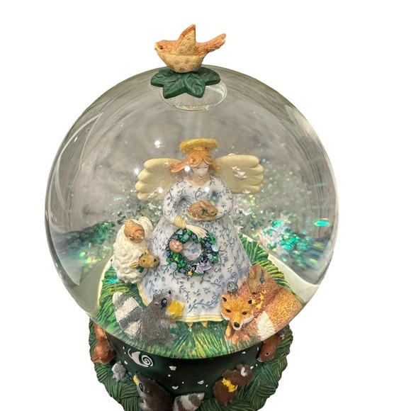 Peace on Earth Angel Snow Globe Christmas Holiday - Picture 4 of 6